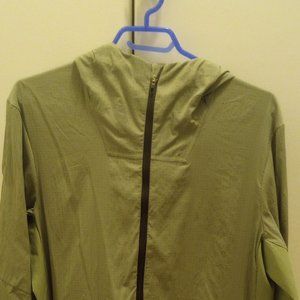 Lululemon Men's Packable Anorak - medium.